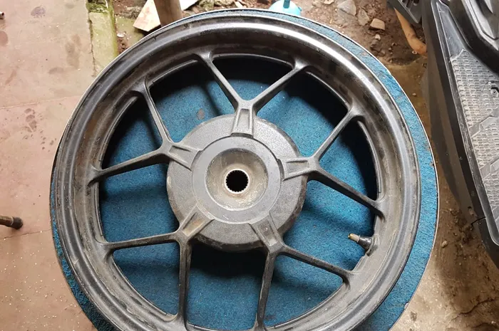 Wajib Tahu Tidak Semua Pelek Motor Peyang Bisa Diperbaiki, Kalau Kondisinya Begini Wajib Ganti Baru
