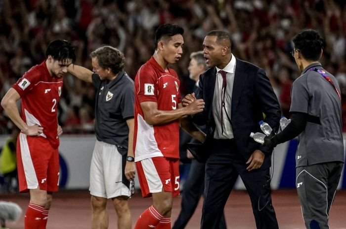 Dilema Patrick Kluivert, Kembalikan Mees Hilgers sebagai Starter atau Pertahankan Rizky Ridho?